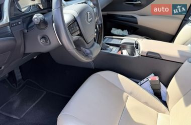 Седан Lexus ES 2019 в Киеве