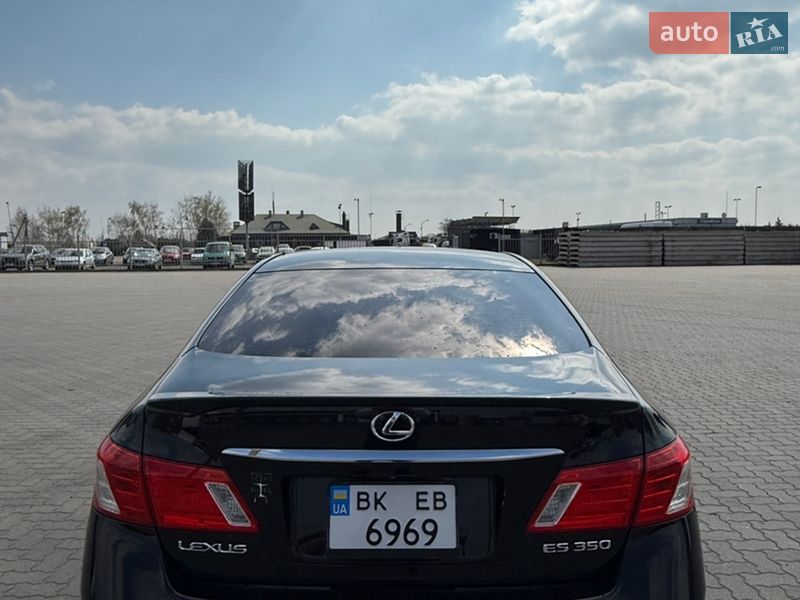 Седан Lexus ES 2008 в Сарнах