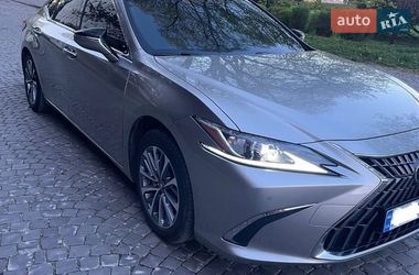 Седан Lexus ES 2021 в Ужгороде