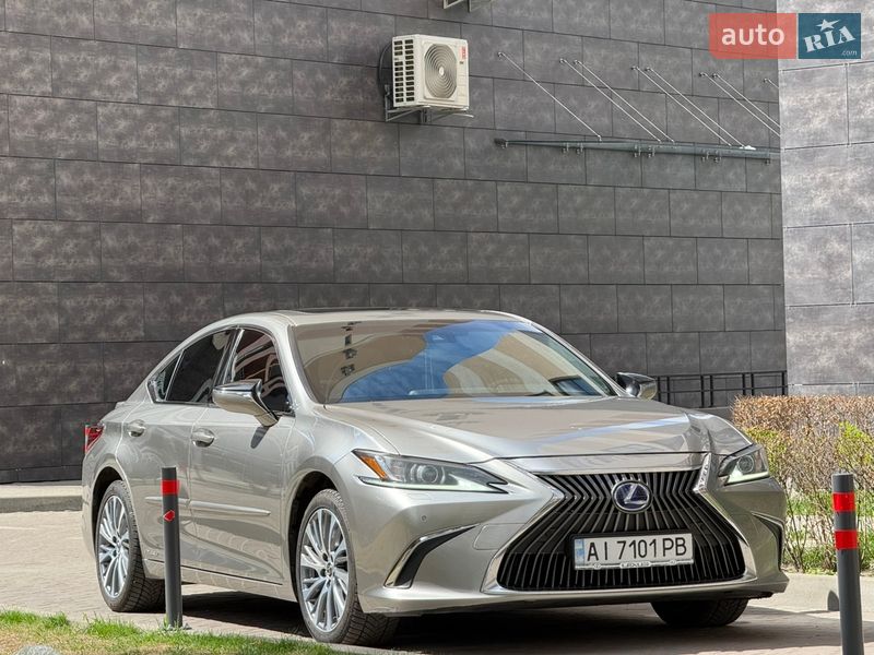 Седан Lexus ES 2020 в Киеве
