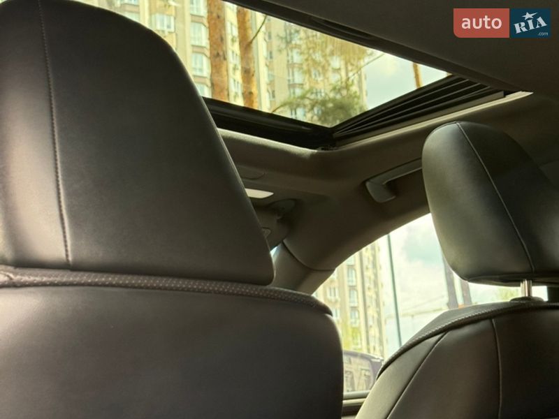Седан Lexus ES 2020 в Киеве