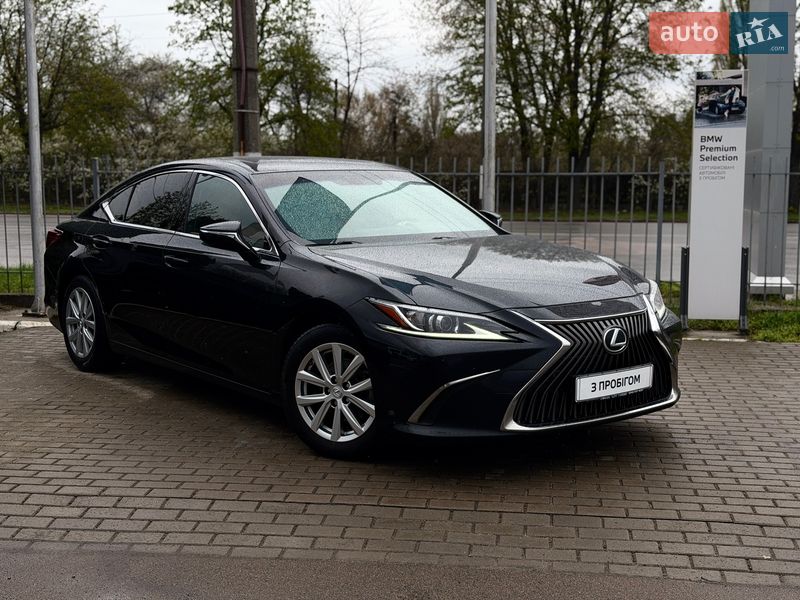 Lexus ES 2019