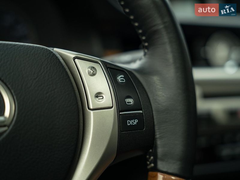 Седан Lexus ES 2014 в Черновцах