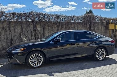 Седан Lexus ES 2018 в Ровно
