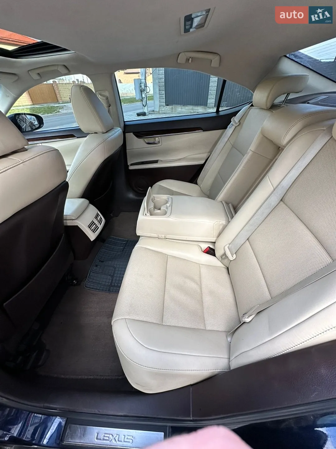 2016 Lexus ES - мініатюра 16