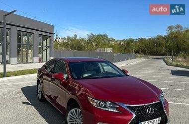 Седан Lexus ES 2017 в Львове