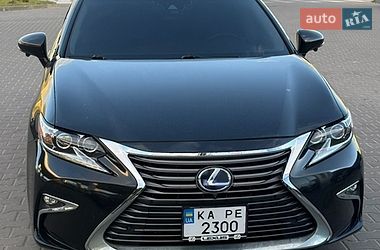 Седан Lexus ES 2016 в Киеве