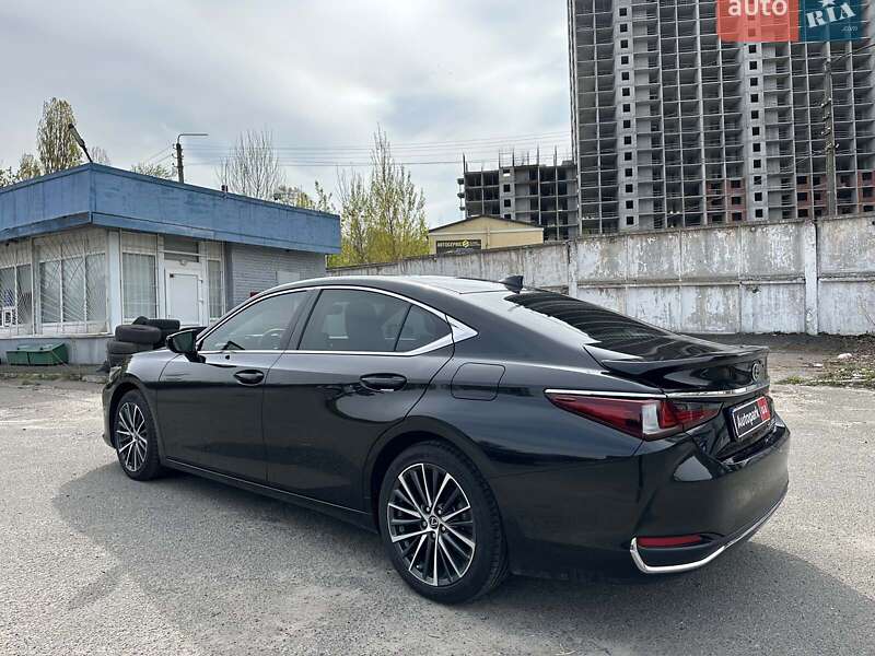 Седан Lexus ES 2023 в Киеве