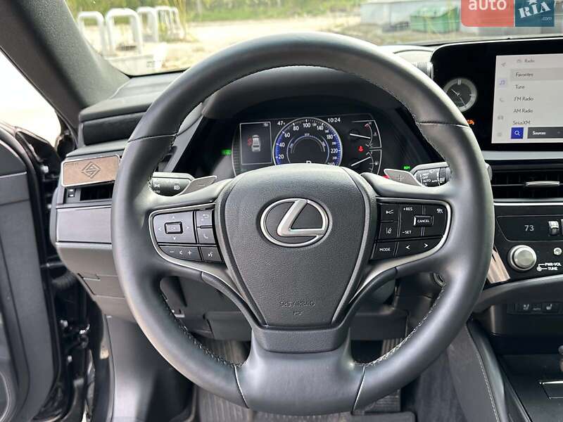 Седан Lexus ES 2023 в Киеве