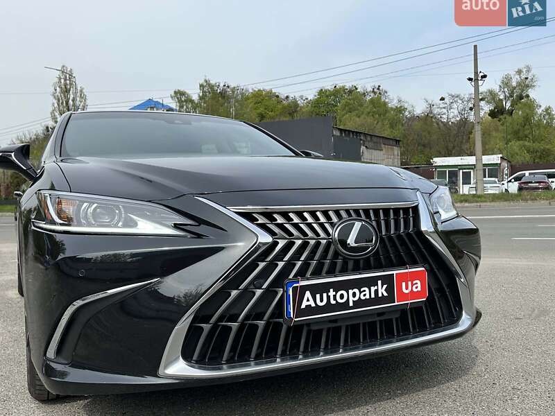 Седан Lexus ES 2023 в Киеве