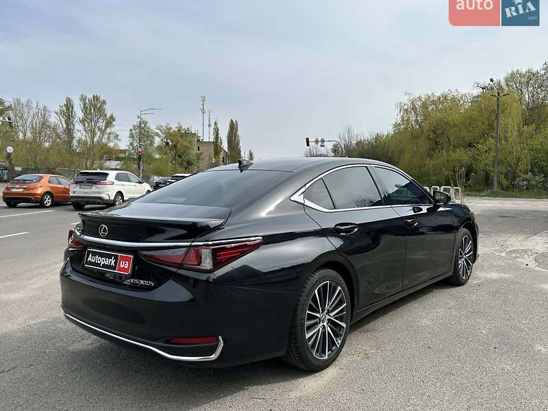 Седан Lexus ES 2023 в Киеве