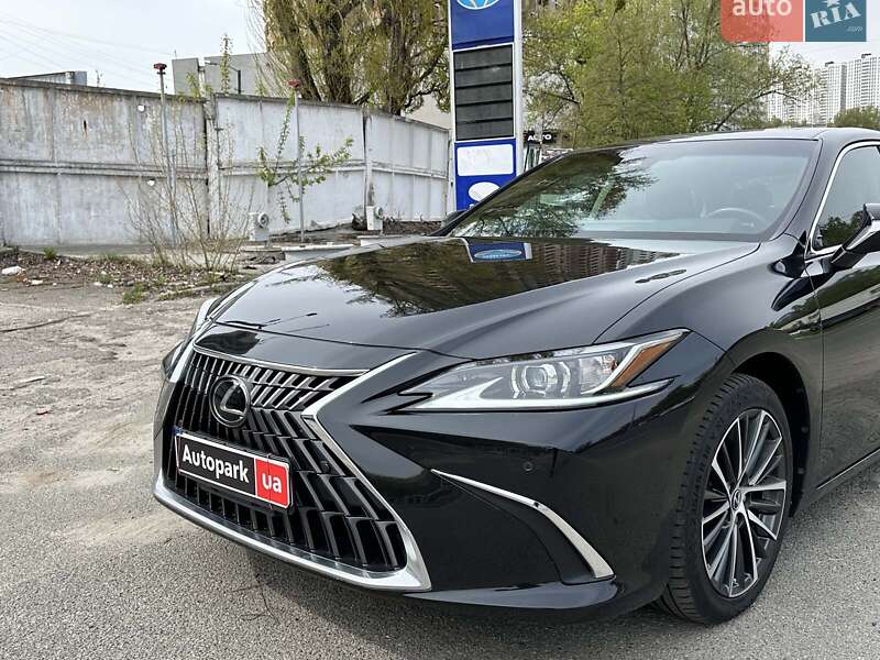 Седан Lexus ES 2023 в Киеве