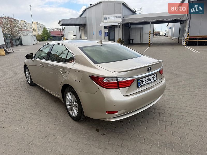 Седан Lexus ES 2015 в Одессе
