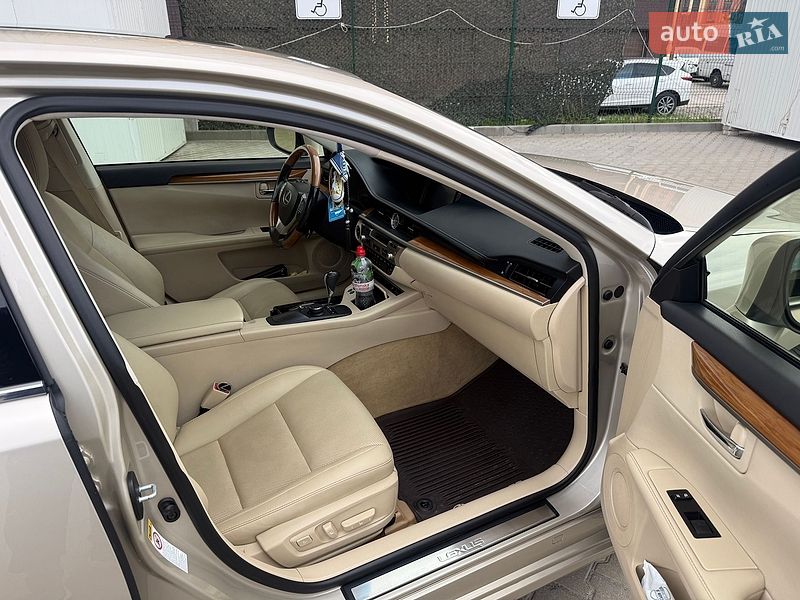 Седан Lexus ES 2015 в Одессе