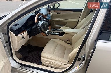 Седан Lexus ES 2015 в Одессе