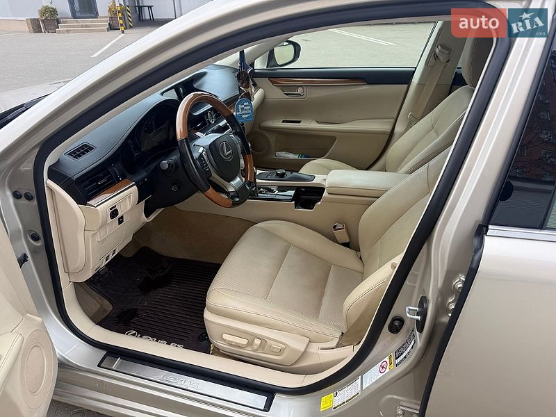 Седан Lexus ES 2015 в Одессе