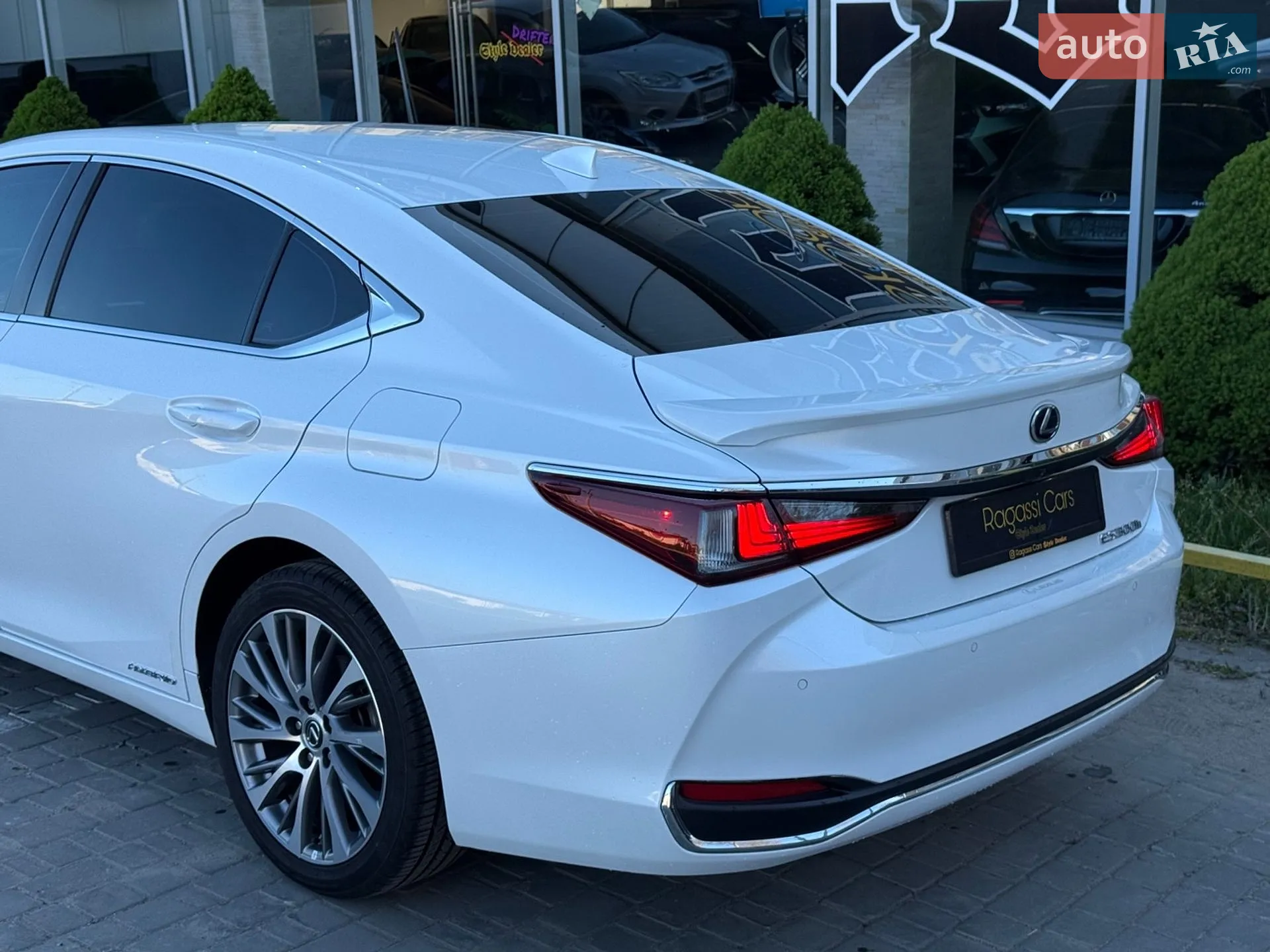 2021 Lexus ES - мініатюра 8