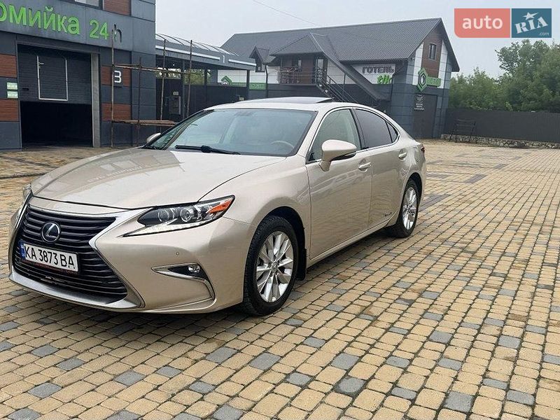 Седан Lexus ES 2012 в Тернополі