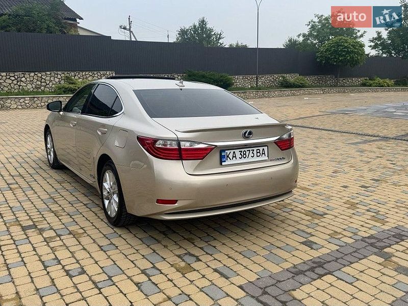 Седан Lexus ES 2012 в Тернополі