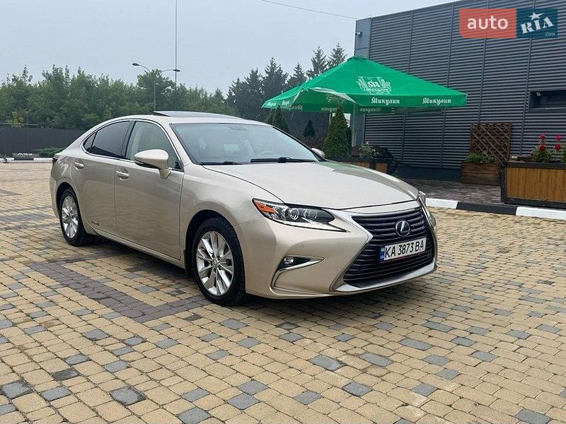 Седан Lexus ES 2012 в Тернополі