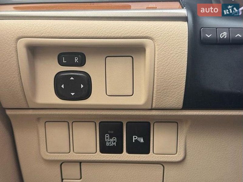 Седан Lexus ES 2012 в Тернополі