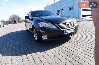 Седан Lexus ES 2011 в Львове