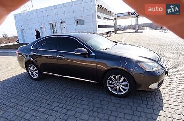 Седан Lexus ES 2011 в Львове