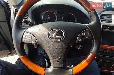 Седан Lexus ES 2011 в Львове