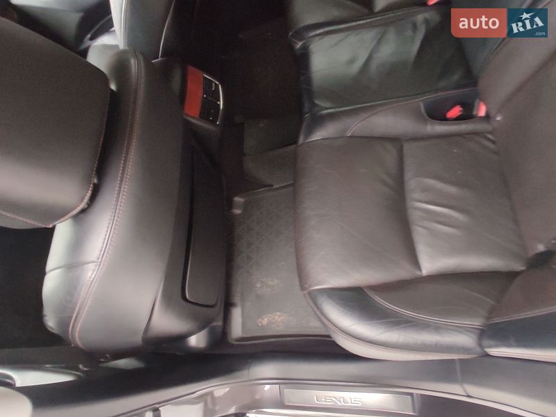 Седан Lexus ES 2011 в Львове