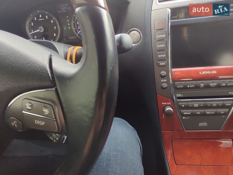 Седан Lexus ES 2011 в Львове