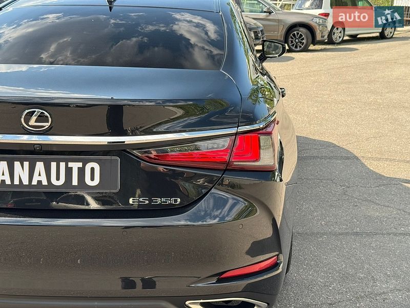 Седан Lexus ES 2019 в Харькове