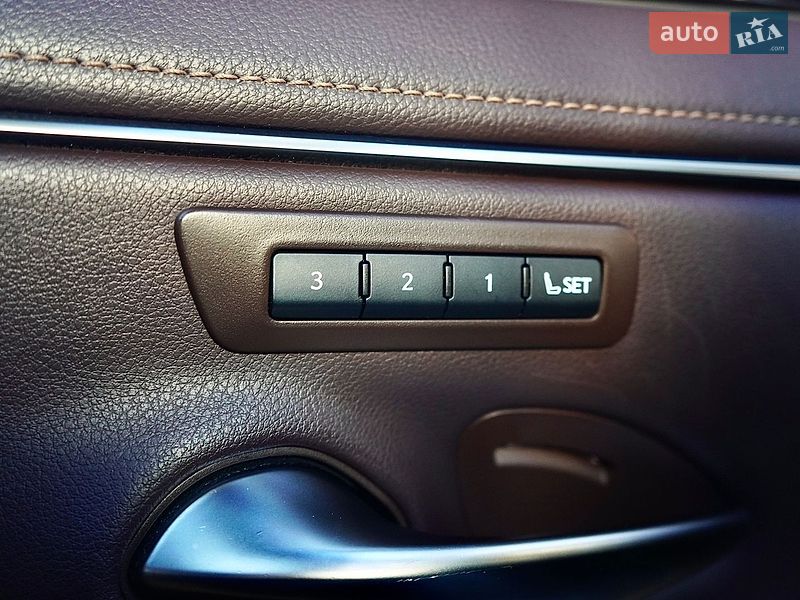 Седан Lexus ES 2019 в Львове
