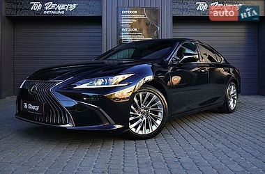 Седан Lexus ES 2019 в Львове
