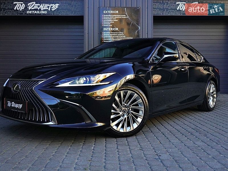 Седан Lexus ES 2019 в Львове