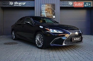 Седан Lexus ES 2019 в Львове