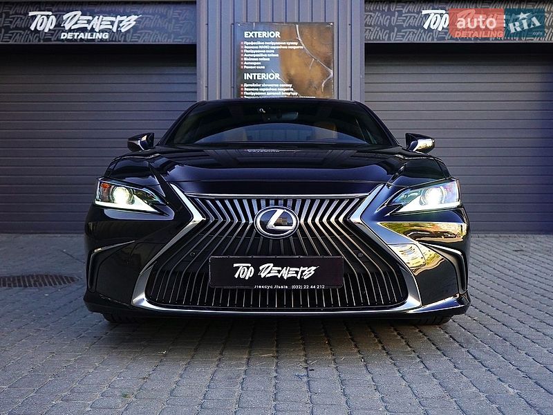 Седан Lexus ES 2019 в Львове