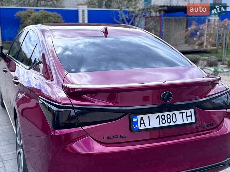 Седан Lexus ES 2022 в Киеве
