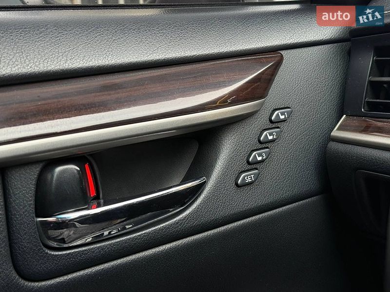 Седан Lexus ES 2015 в Житомирі