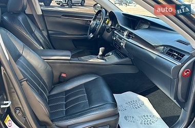 Седан Lexus ES 2015 в Житомирі