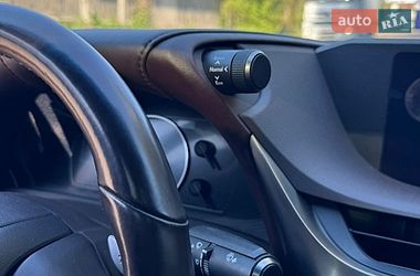 Седан Lexus ES 2018 в Дніпрі