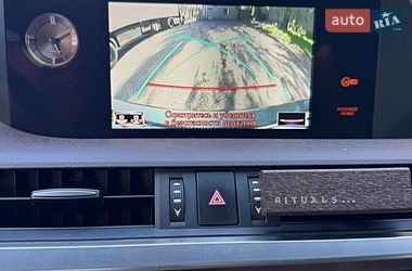 Седан Lexus ES 2018 в Дніпрі
