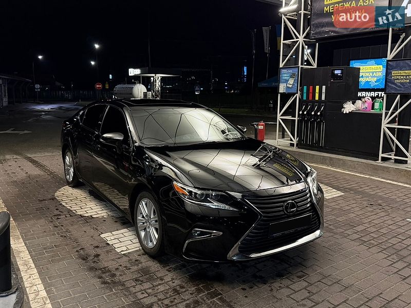 Седан Lexus ES 2015 в Киеве
