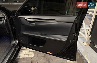 Седан Lexus ES 2015 в Киеве