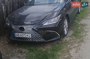 Седан Lexus ES 2019 в Киеве