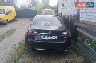 Седан Lexus ES 2019 в Киеве