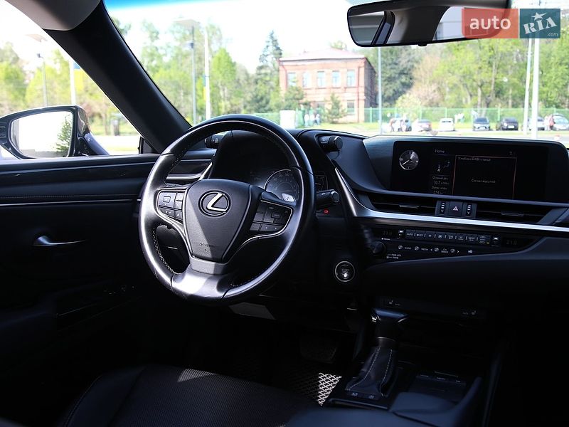 Седан Lexus ES 2018 в Харькове