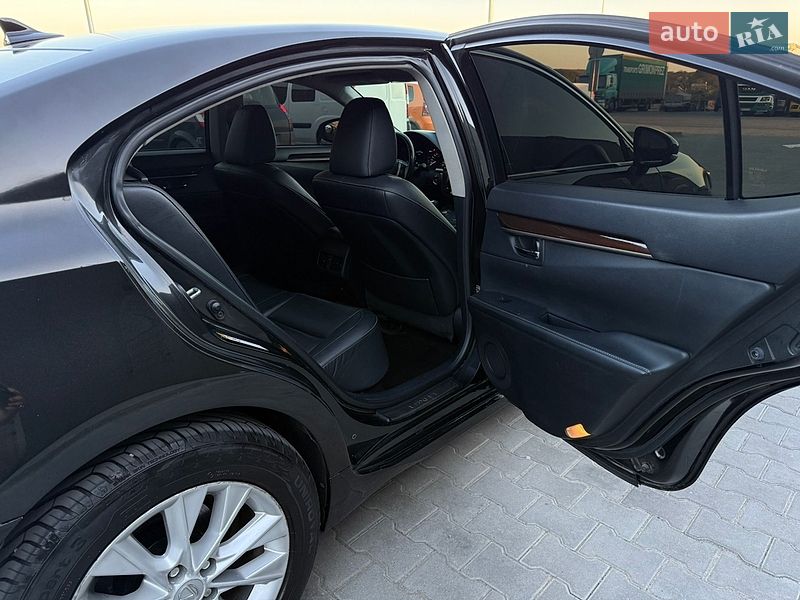 Седан Lexus ES 2013 в Вінниці
