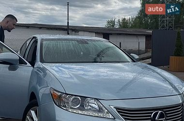 Седан Lexus ES 2012 в Коростене
