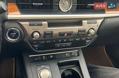 Седан Lexus ES 2012 в Коростене