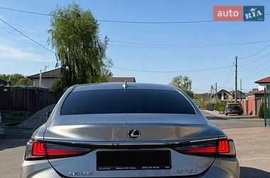 Седан Lexus ES 2020 в Киеве